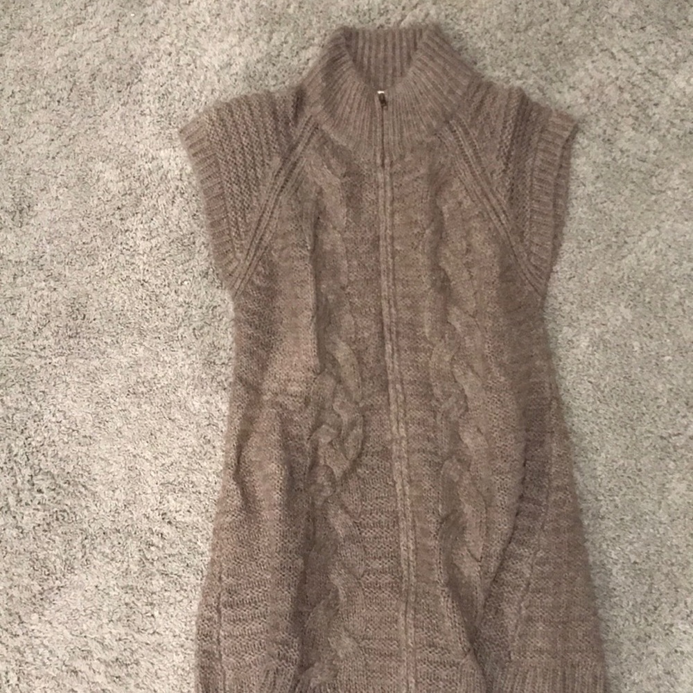 Maternity. Brown short sleeve cardigan sweater. M